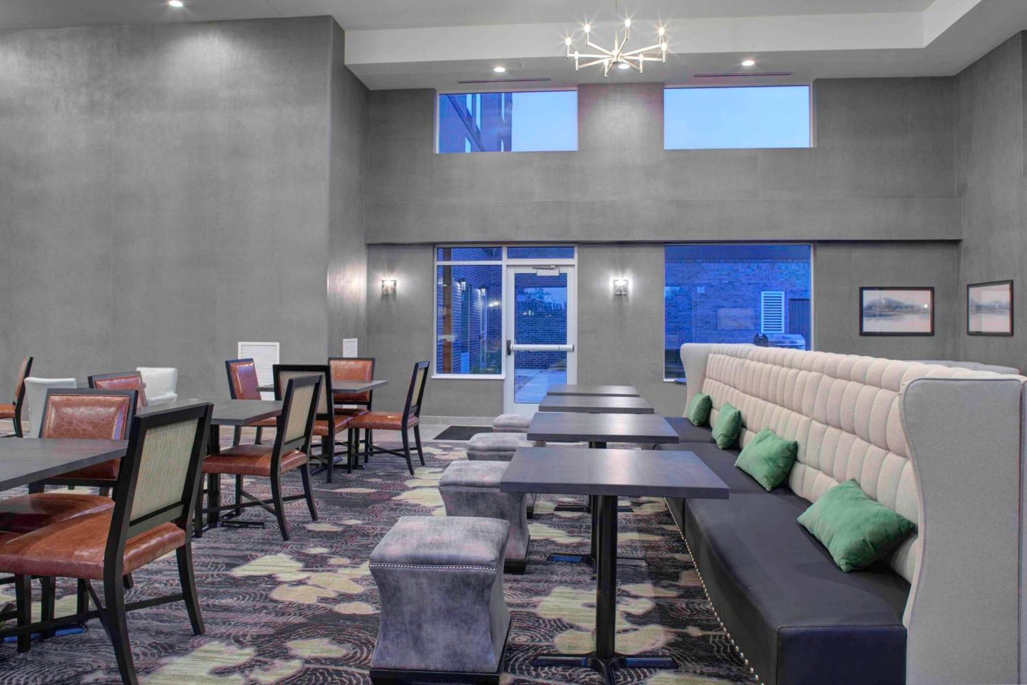 Homewood Suites By Hilton Lansing Eastwood מראה חיצוני תמונה