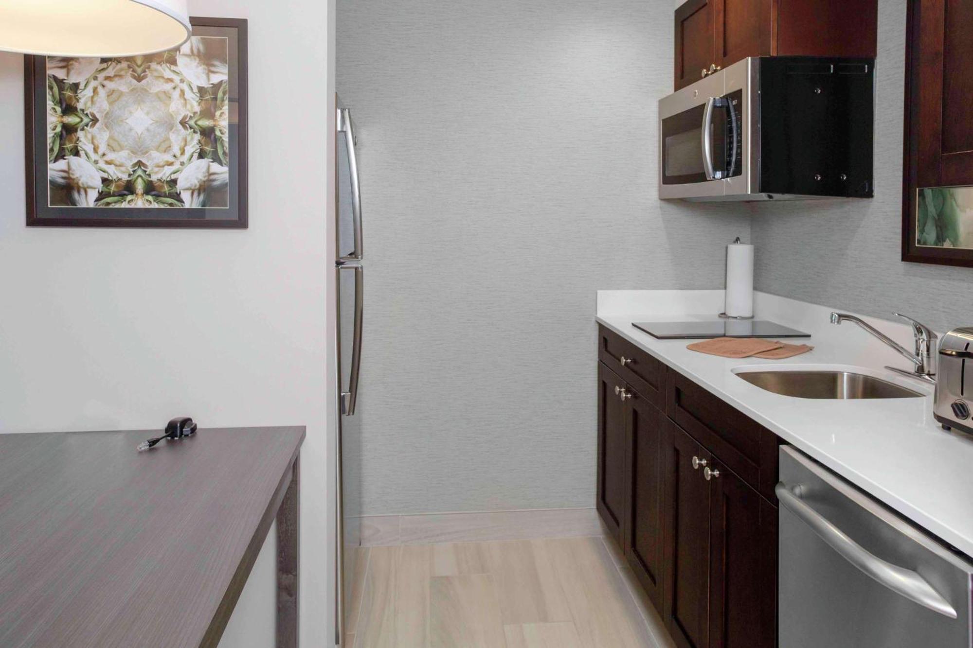 Homewood Suites By Hilton Lansing Eastwood מראה חיצוני תמונה
