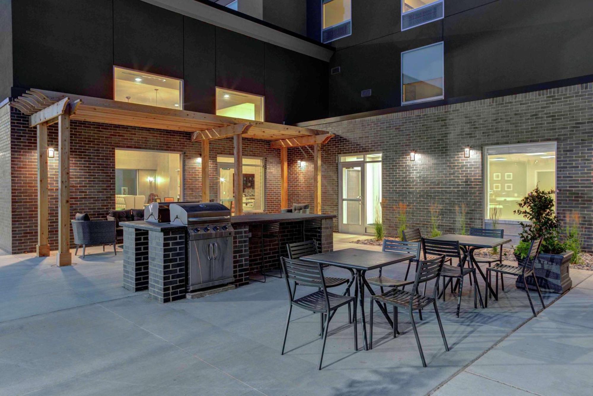 Homewood Suites By Hilton Lansing Eastwood מראה חיצוני תמונה