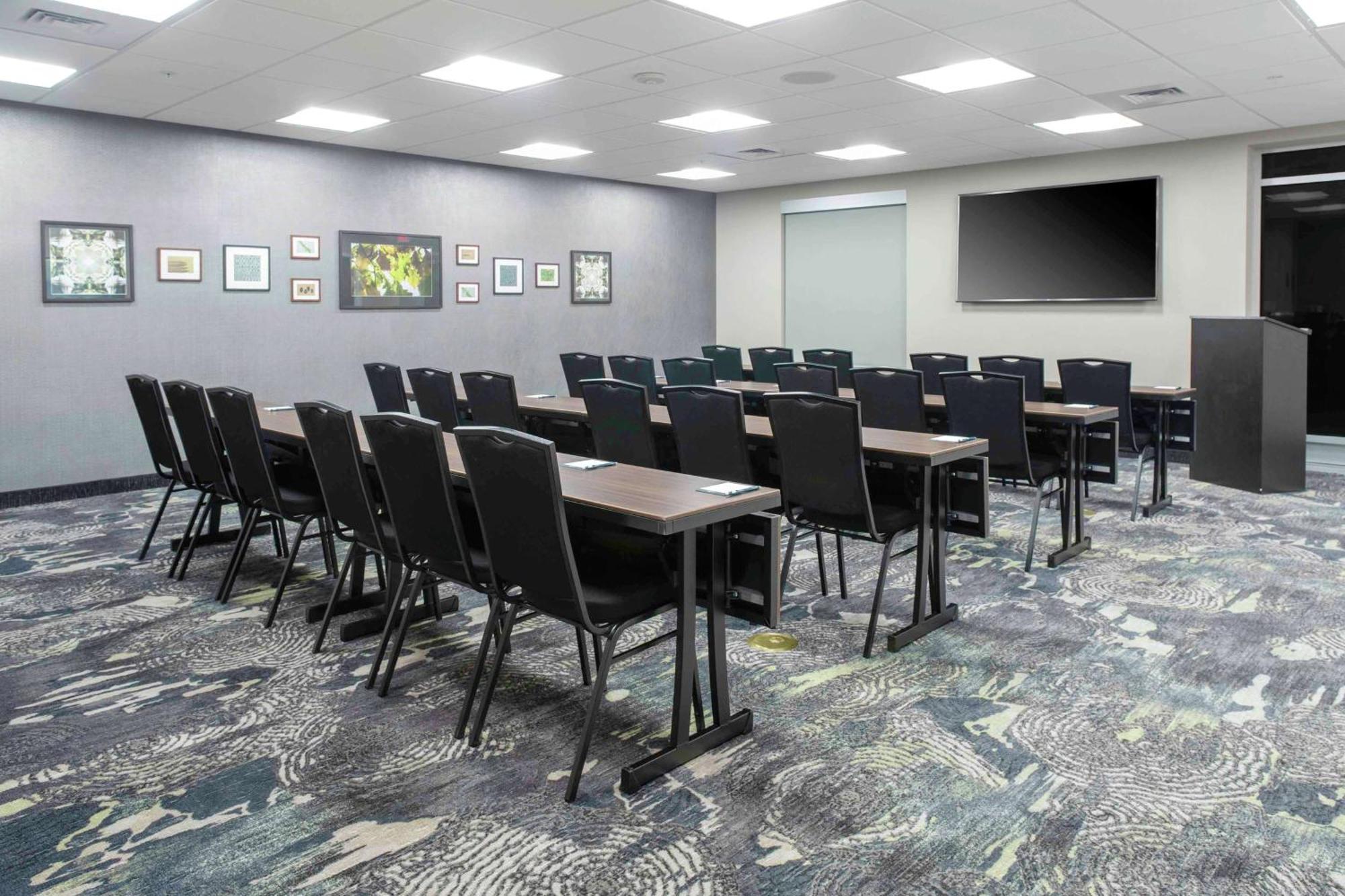 Homewood Suites By Hilton Lansing Eastwood מראה חיצוני תמונה